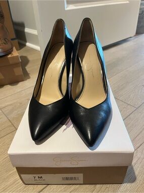 Jessica Simpson Black Pointed Leather Heels